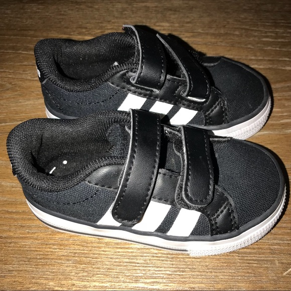 adidas youth velcro shoes